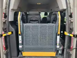 Ford Transit Custom - med lift til kørestol